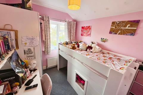 9 Copland Road, Stanford-le-hope, SS17 0DE
