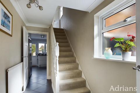 8 Abbess Close, Chelmsford, CM1 2SE