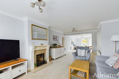 8 Abbess Close, Chelmsford, CM1 2SE