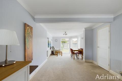 8 Abbess Close, Chelmsford, CM1 2SE