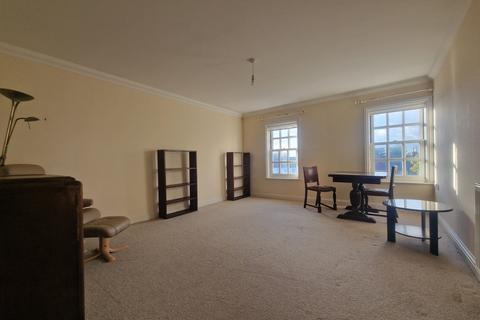 2 bedroom flat to rent, Coventry Gardens, Walmer, CT14