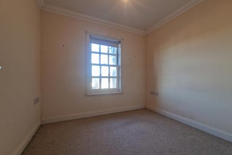 2 bedroom flat to rent, Coventry Gardens, Walmer, CT14