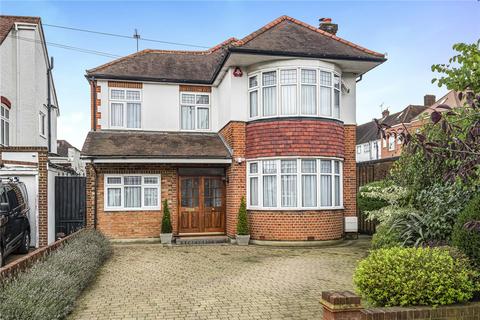 Leys Gardens, Cockfosters, EN4