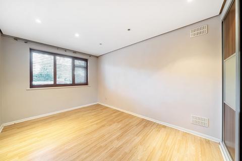 2, Moliner Court, 15 Brackley Road, Beckenham, BR3 1RX