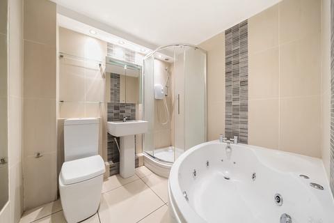 2, Moliner Court, 15 Brackley Road, Beckenham, BR3 1RX