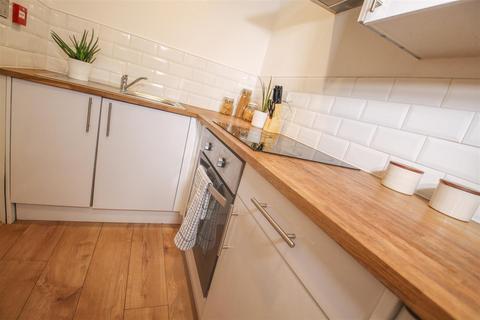 2 bedroom apartment to rent, Rivermill Court,, Kirkstall, Leeds, LS5 3BY