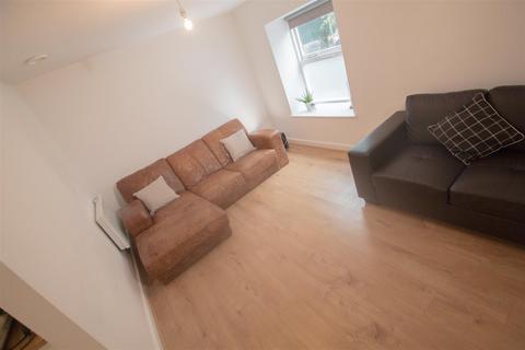 2 bedroom apartment to rent, Rivermill Court,, Kirkstall, Leeds, LS5 3BY