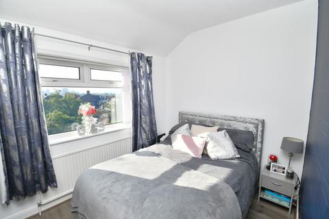 6 Cotswold Drive, Salford, M6 7DL