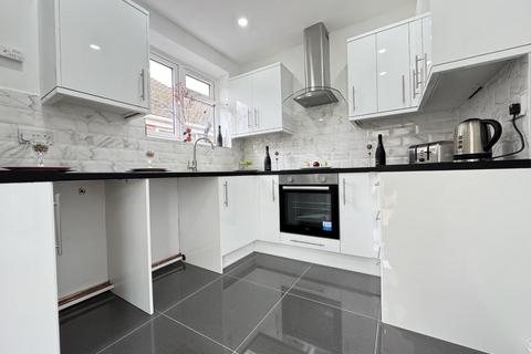9 Broomhill Close, Birmingham, B43 5BT