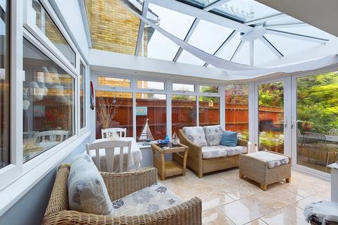 6 Hillwerke, Chinnor, OX39 4TX