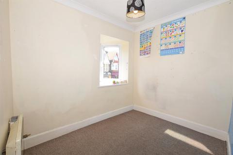 2 bedroom flat to rent, Linden Road, Bognor Regis, PO21