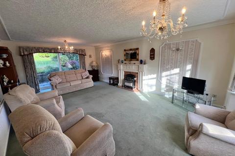 4 bedroom detached house for sale, Shaftesbury Avenue, Pedmore, DY9 0YP