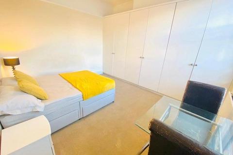 5 bedroom house share to rent, 4A-4B The Vale, Acton W3