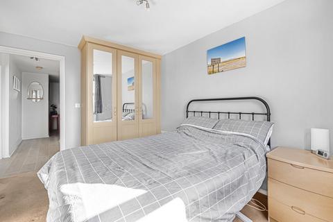 1 bedroom apartment for sale, Streatham High Road, London, SW16