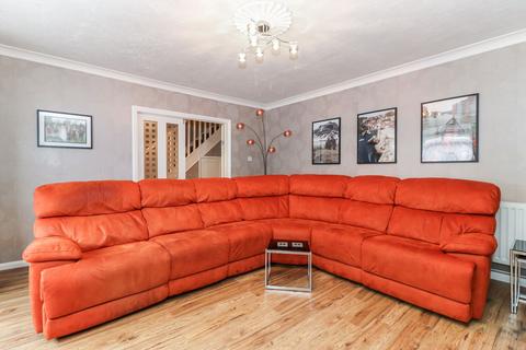 4 bedroom terraced house for sale, North Approach, Watford, WD25