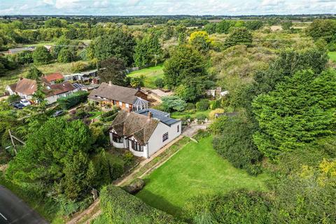 3 bedroom detached bungalow for sale, Stratford Road, Cosgrove, Milton Keynes