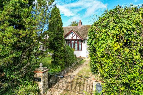 3 bedroom detached bungalow for sale, Stratford Road, Cosgrove, Milton Keynes