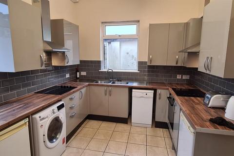 5 bedroom private hall to rent, Bulk Road, Lancaster LA1