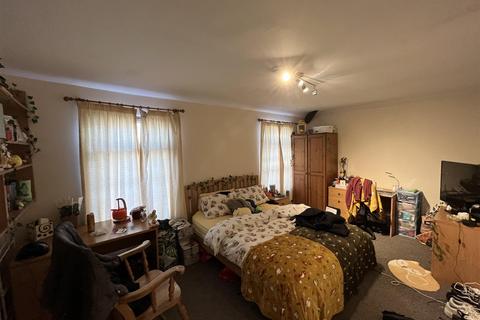 5 bedroom private hall to rent, Bulk Road, Lancaster LA1