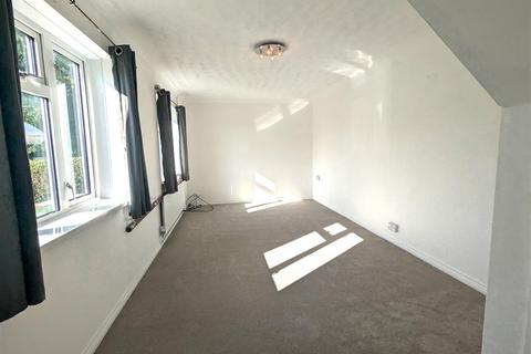 32 Valley Road, Galley Common, Nuneaton, CV10 9NH