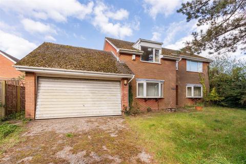 4 bedroom detached house for sale, The Green, Henley-On-Thames RG9