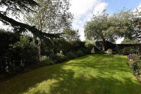 5 bedroom detached house for sale, Pexhill Road, Macclesfield