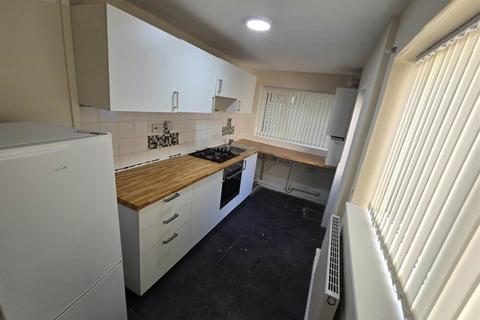 3 bedroom terraced house to rent, Caledonia Street, Radcliffe