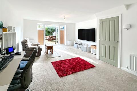 18 Cooper Drive, Wick, Littlehampton, BN17 7SH