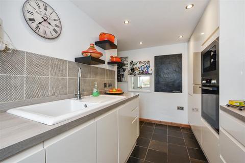 3 bedroom house for sale, St. Peters Close, Shipton Bellinger, Tidworth