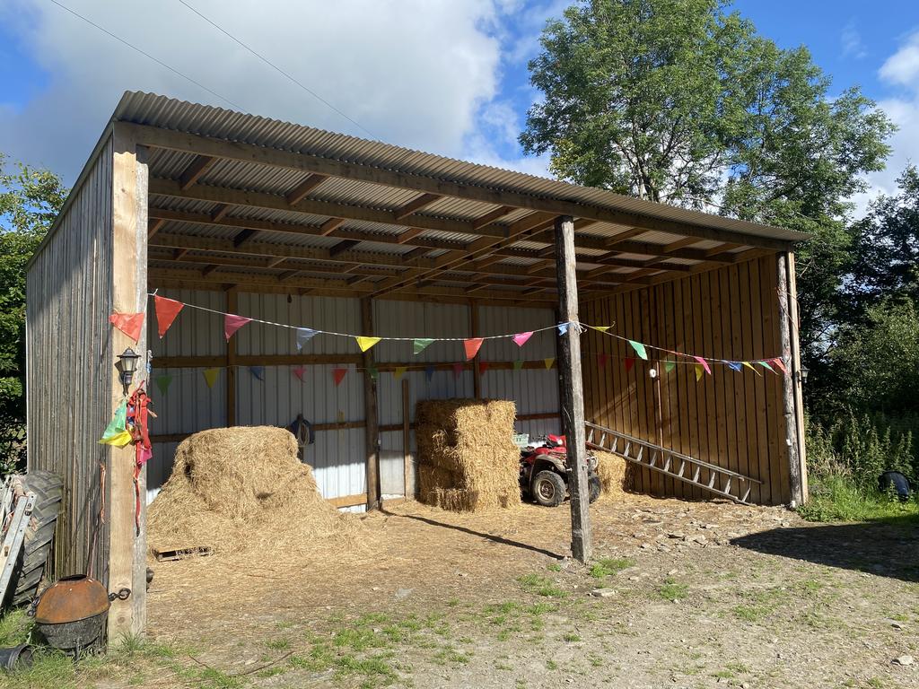 Open fronted barn