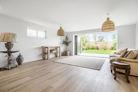 4 bedroom detached house for sale, East Bracklesham Drive, Bracklesham Bay, PO20