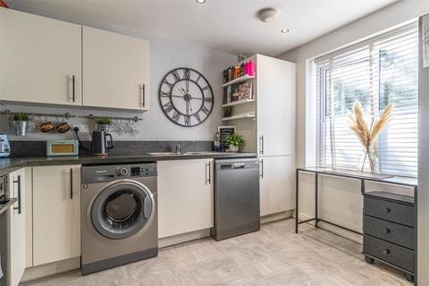 6 The Brook, Purton, Swindon, SN5 4GB