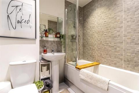 6 The Brook, Purton, Swindon, SN5 4GB
