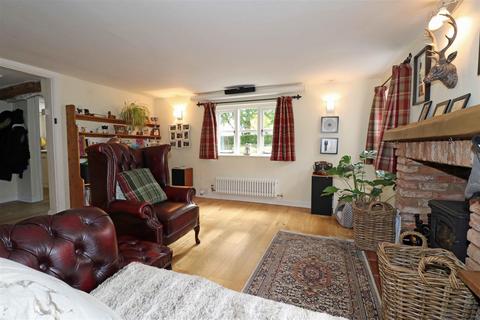 Mistletoe Cottage Church Road, Claverdon, Warwick, CV35 8PD