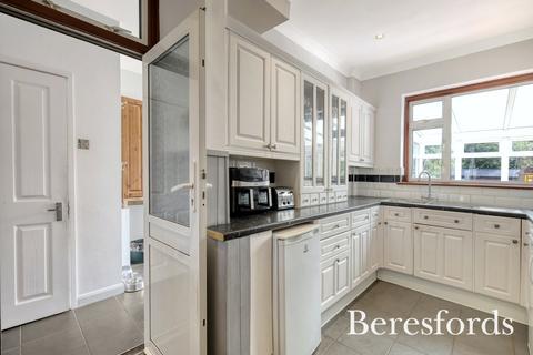 8 Havering Drive, Romford, RM1 4BB