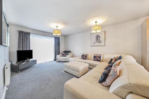 2 bedroom flat for sale, Heron House, 74 Wraysbury Drive, West Drayton, UB7