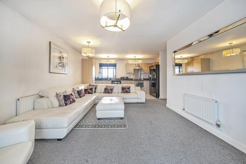 2 bedroom flat for sale, Heron House, 74 Wraysbury Drive, West Drayton, UB7