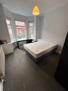 4 bedroom terraced house to rent, Ashfield Road, Manchester M13