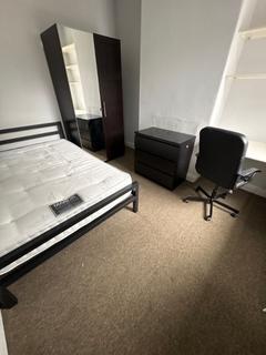 4 bedroom terraced house to rent, Ashfield Road, Manchester M13