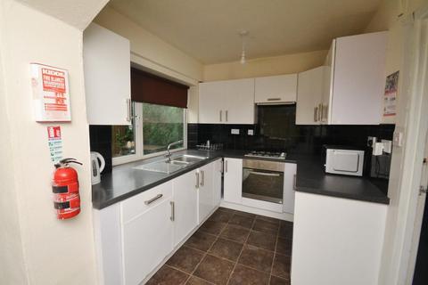 5 bedroom detached house to rent, Edgeworth Drive, Manchester M14