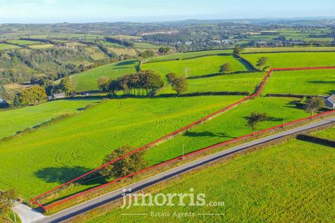 3 bedroom property with land for sale, Cwmsychpant, Llanybydder