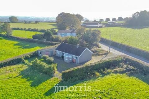 3 bedroom property with land for sale, Cwmsychpant, Llanybydder