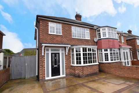 3 bedroom semi-detached house for sale, Warwick Road, Cleethorpes DN35