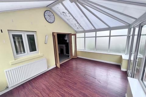 3 bedroom end of terrace house for sale, Waingate Park, Huddersfield HD7