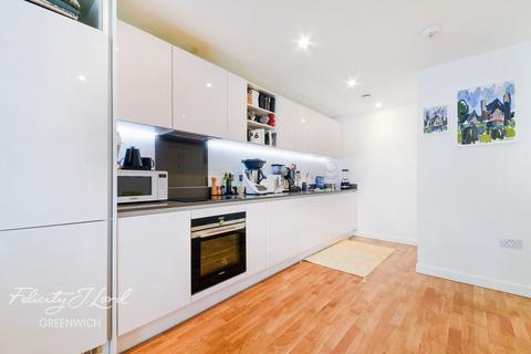 2 bedroom flat for sale, Hawthorne Crescent, London, SE10 9GN