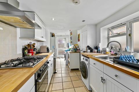 2 bedroom end of terrace house for sale, Rock Avenue, East Sheen, London