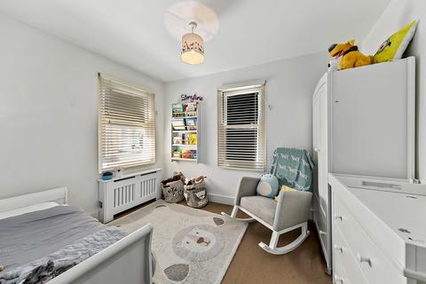 2 bedroom end of terrace house for sale, Rock Avenue, East Sheen, London