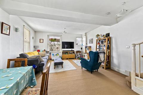 2 bedroom end of terrace house for sale, Rock Avenue, East Sheen, London