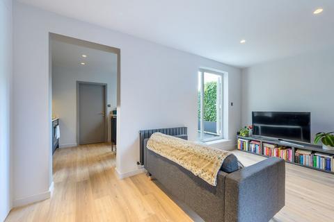 1 bedroom flat to rent, Sandycombe Road, Richmond, Surrey