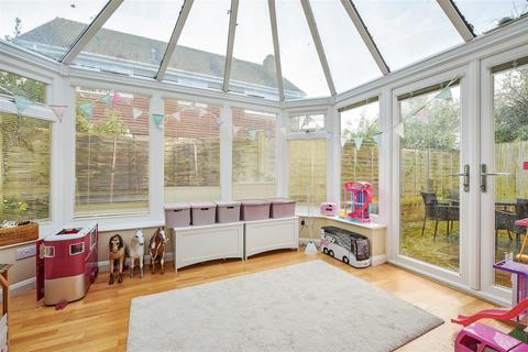 15 Durnford Close, Chilbolton, Stockbridge, SO20 6AP